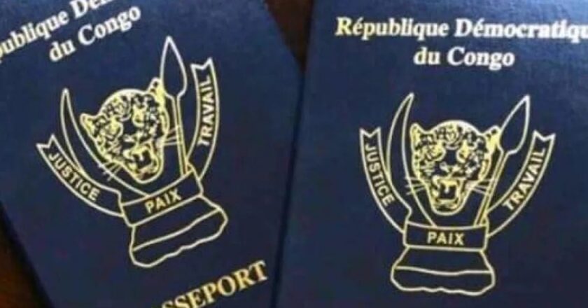 Lubumbashi : la rétention du passeport de Mgr Donatien Nshole par la DGM suscite des tensions entre l’État et l’Église catholique