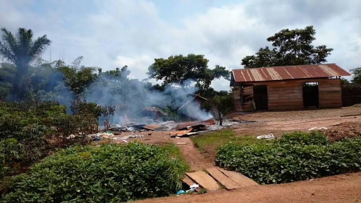 Ituri : des morts et dégâts matériels dans une double attaque attribuée aux ADF à Irumu
