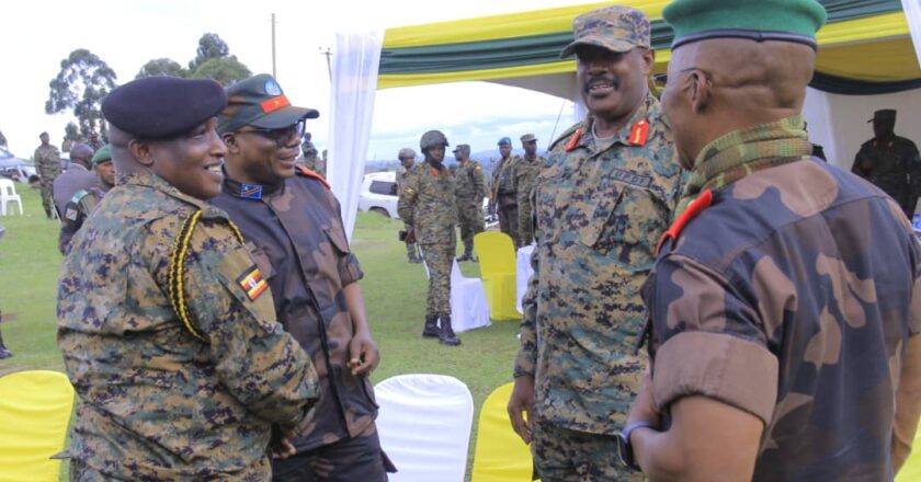 Traque des ADF et autres groupes armés : les généraux-majors Mandevu Bruno et Nyembo Abdallah en Ouganda pour renforcer le partenariat FARDC-UPDF