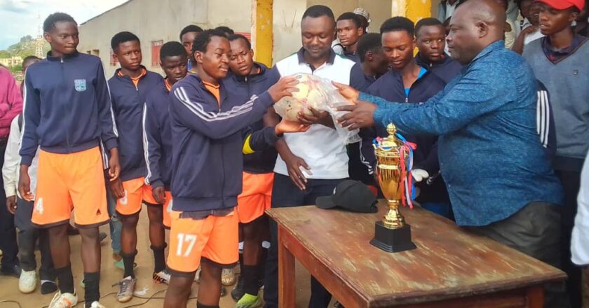Nord-Kivu : le Complexe scolaire Patmos triomphe au championnat interscolaire de football de Beni