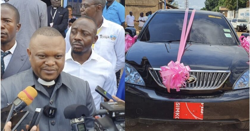 Beni-Religion : Julien Paluku Kahongya honore l’Église CECA 20 Francophone avec un véhicule neuf, à travers le député national Atsongya Kiyaya Elvis