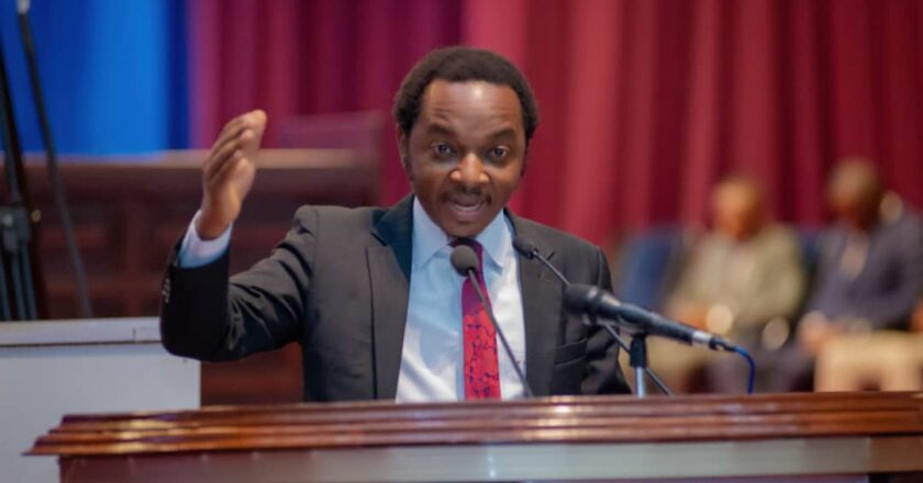 RDC : Le député national Elie Vaghumawa encouragé par Vital Kamerhe pour sa forte implication dans la production législative