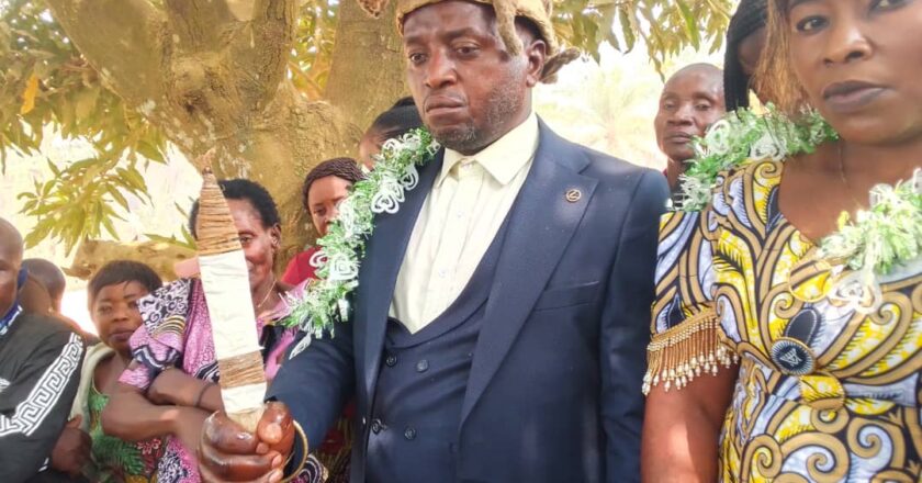 Beni-Mbau : Mwami Atchou Taibo rejette l’installation d’un nouveau chef notable des Bapakombe Byandibyasiye