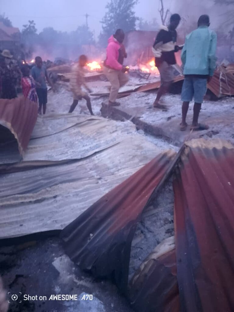 Lubero : un incendie ravage un bâtiment commercial à Njiapanda