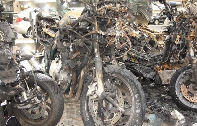 Lubero : deux taximen tués et sept motos incendiées sur l’axe Njiapanda–Manguredjipa