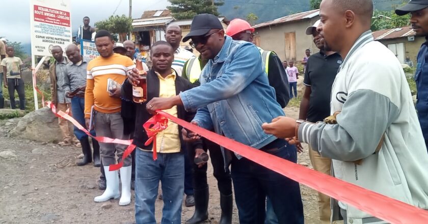Nord-Kivu : COPAK remet officiellement la route de desserte agricole Mwenda–Loselose aux autorités du secteur Ruwenzori