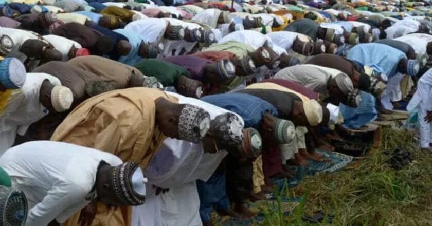 Beni : les musulmans clôturent le mois de Ramadan dans la prière et appellent à la paix