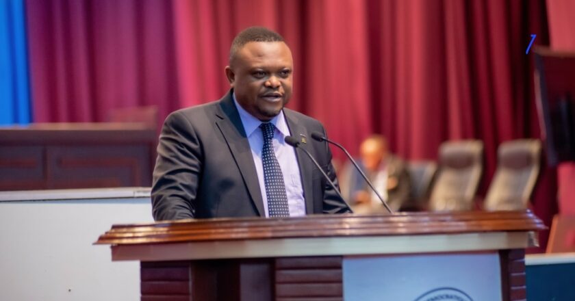 RDC–Assemblée nationale : Atsongya Kiyaya Elvis exige la suppression totale des 7 dollars de location des compteurs ENK