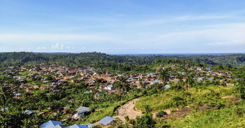 Ruwenzori : vive tension à Halungupa après l’attaque d’un jeune taximan, une barrière de péage incendiée