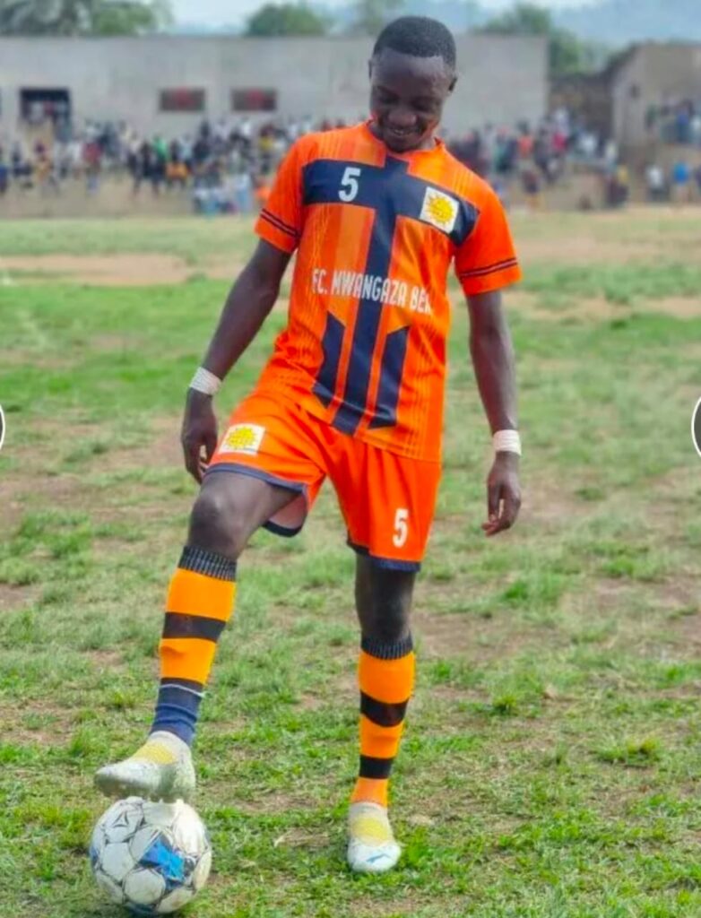 Journée internationale des gauchers : Derio Atsongya Mohamed, droitier du FC Mwangaza, raconte pourquoi les gauchers sont difficiles à affronter